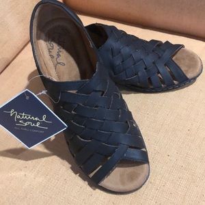 NWT NATURAL SOUL BLACK BAYE SANDALS 8M